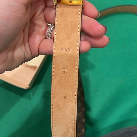 Louis Vuitton initials belt - Picture 4 of 5